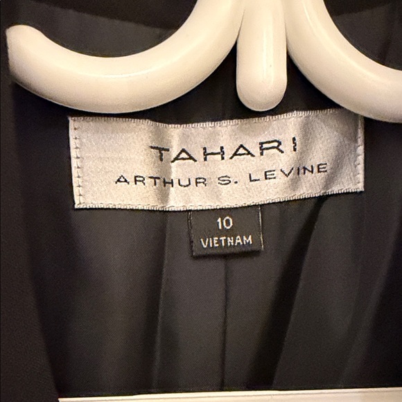 Women's Tahari Blue and White Houndstooth Jacket - Picture 2 of 10